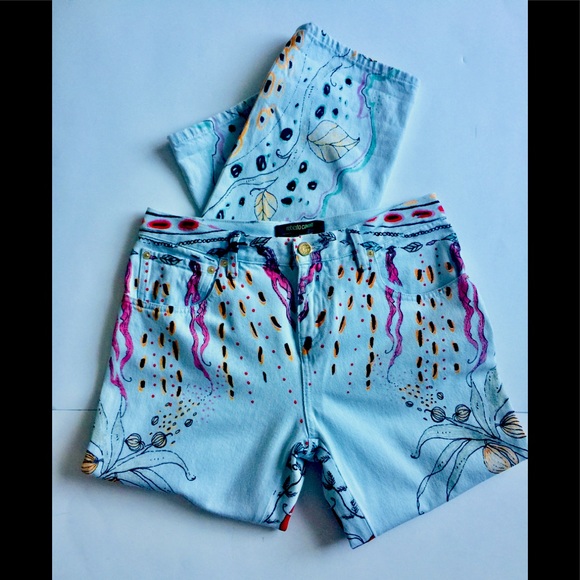 Hp 🎉🎉Mid Rise Boyfriend Jeans - Picture 2 of 9